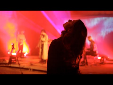 thy veils unseen live